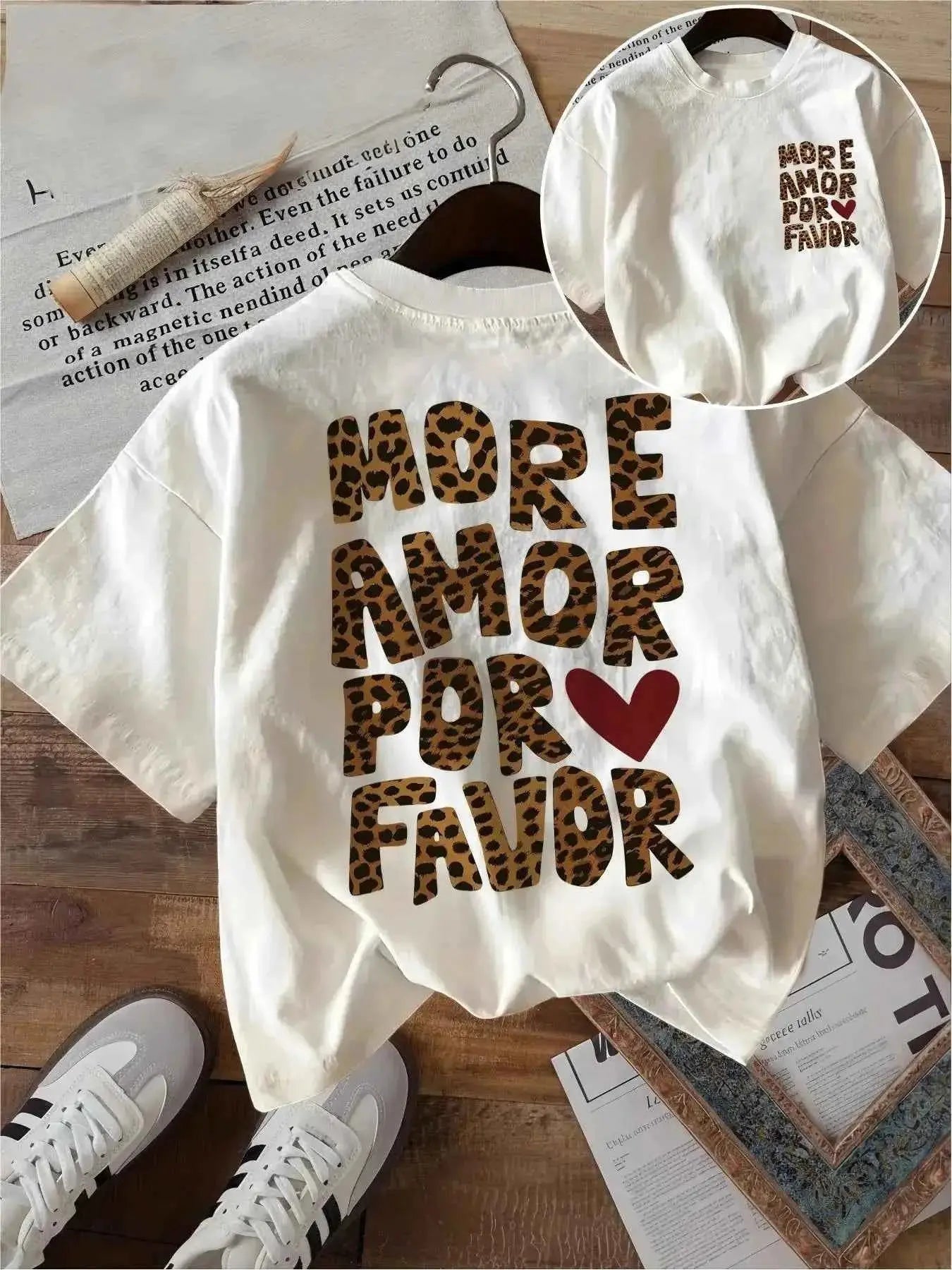 T-shirt Femme More Amor Por Favor avec motif léopard et cœur